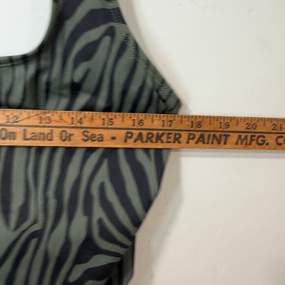 Ruby Ribbon Women's Sports Tank Racerback Square Neck Black Green 44 - Picture 6 of 8